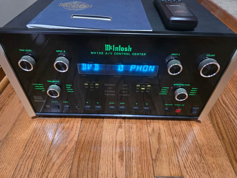 McIntosh 135 AV control center 2004