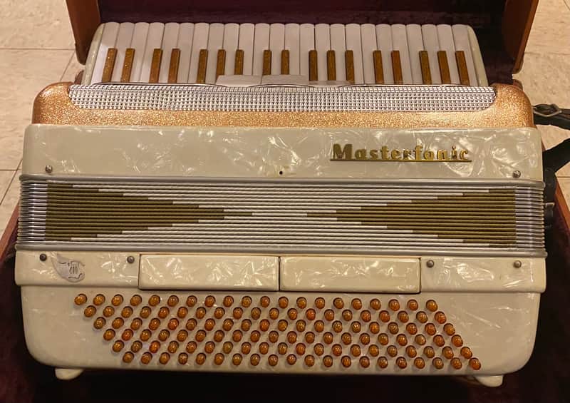Vintage Gold Masterfonic Accordion with case - sounds great image 1