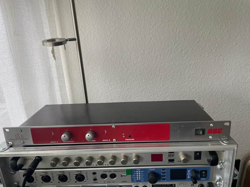 BBE 382 i Sonic Maximizer image 1