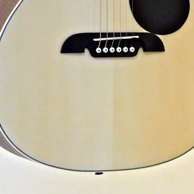 Alvarez Regent Series RF26 Folk/OM Acoustic Guitar with Gig Bag image 4