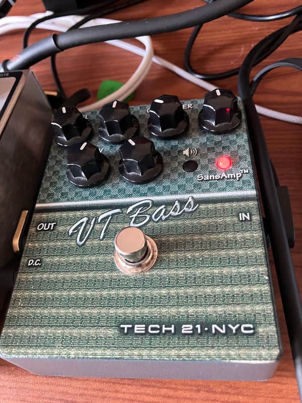 Tech 21 SansAmp Character Series VT Bass V2 2010s - Graphic image 1