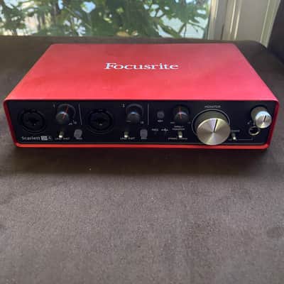 Focusrite Scarlett 2i4 2nd Gen USB Audio Interface 2016 - 2018 - Red / Black image 4