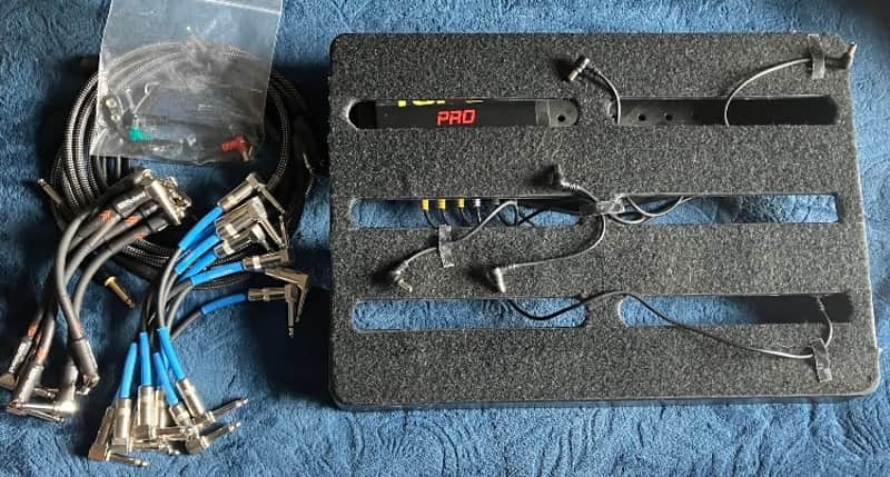 Truetone CS7 1 Spot Pro Power Supply & SKB Pedalboard Bundle PLUS 12 Patch Cables image 1