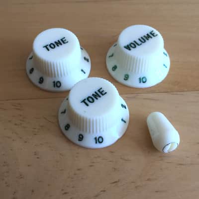 Fender American Vintage White Green Font Reissue Strat 3 Knobs Complete Set + Tip Pale Mint image 8
