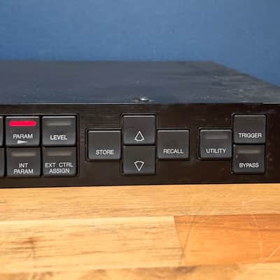Immagine Yamaha SPX900 Professional Multi-Effect Processor - Black - 3