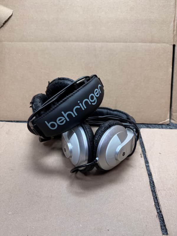 Behringer HPM1000