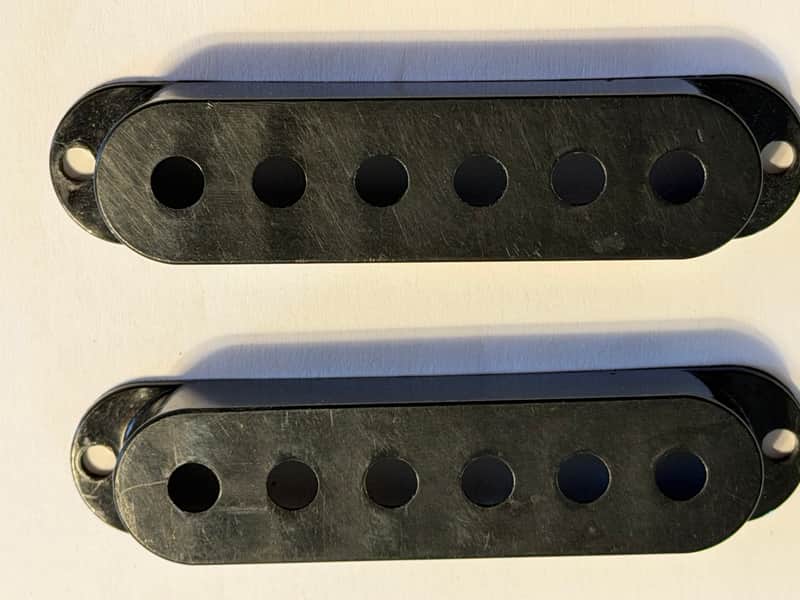 Fender Stratocaster 1979 - Black pickup covers (2) image 1