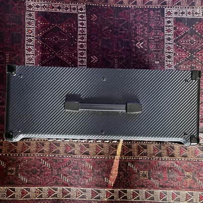 Marshall MG Carbon Fiber MG102CFX 2-Channel 100-Watt 2x12" Solid State Guitar Combo 2011 - 2018 - Black Carbon Fiber image 5