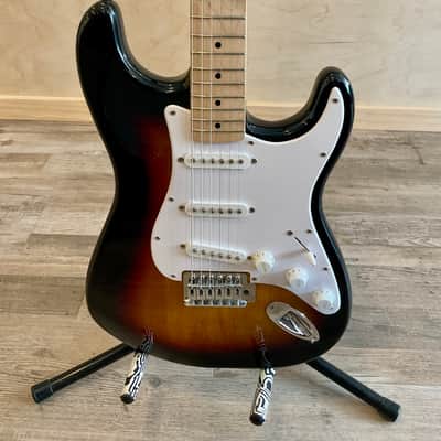 Squier Affinity Series Stratocaster with Maple Fretboard - Brown Sunburst image 2