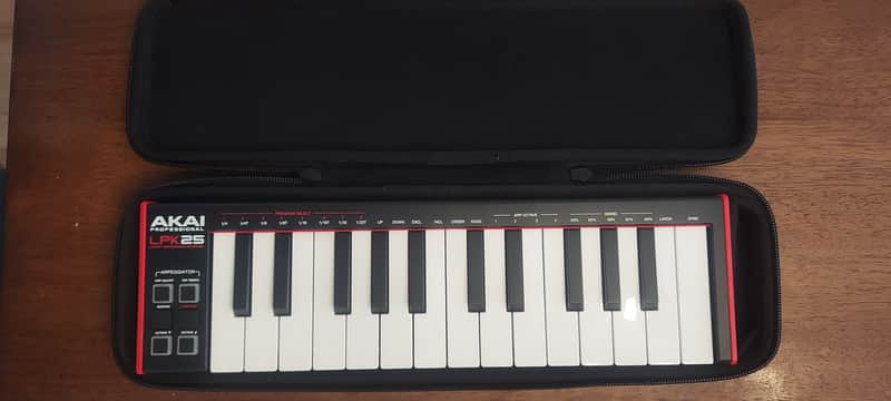 Akai Professional LPK25 MKII 25-Key USB-MIDI Controller w/case image 1