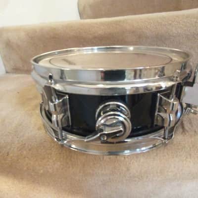 Pearl M-80 10 round x 4.5 inch auxiliary snare drum gloss black built-in clamp excellent! image 7
