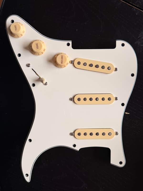 Fender Player II Stratocaster Loaded SSS Pickguard image 1