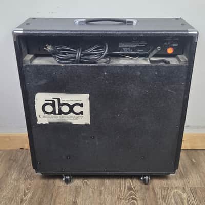Yamaha Thirty115B Bass Combo Amp Local Pickup Only in Milwaukee, WI image 7