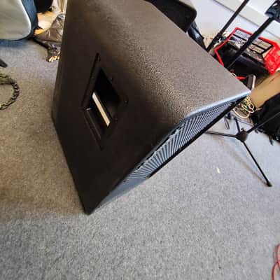 TC Electronic RS212 Vertical Stacking 2x12" 400w Bass Cab image 2