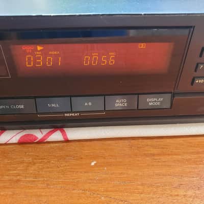 TASCAM CD-401 Mark 1 1990 - Black image 13