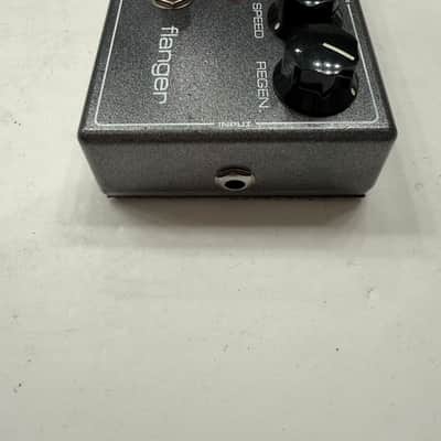 MXR Dunlop M-117R Flanger Analog Reissue 18v Guitar Effect Pedal *READ* image 4