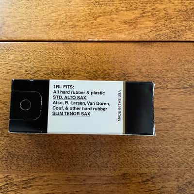 ROVNER Alto/Tenor Sax Ligature with Cap 1RL / Dark Undetermined  - Black image 2