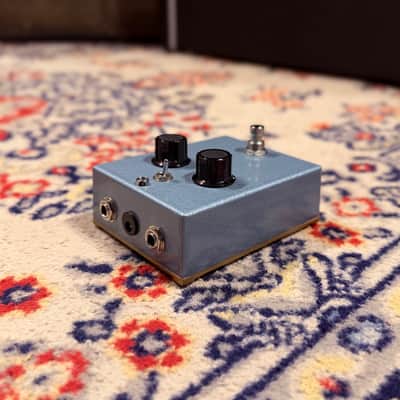 2024 Cunningham Amplifiers Zonk/MK1 Germanium Fuzz Pedalboard Edition - Hammered Blue and Gold w/ Original Box And COA image 3