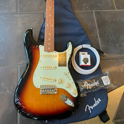 Fender Vintera '60s Stratocaster 3TSB image 1