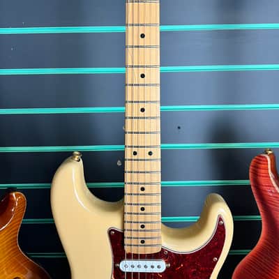 Fender Deluxe Player's Strat Honey Blonde 2007 Electric Guitar image 6