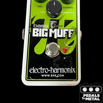 Electro-Harmonix Nano Bass Big Muff Pi Distortion / Sustainer 2014 - Present - Green / Black - X16991 image 1