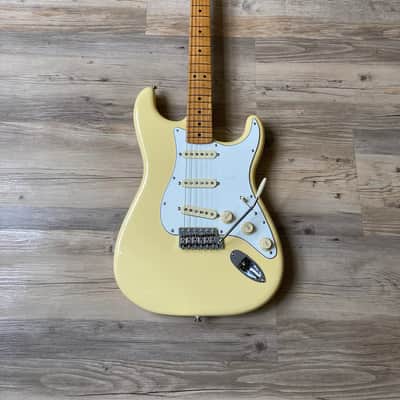 Fender Vintera II '70s Stratocaster with Maple Fretboard - Vintage White image 2