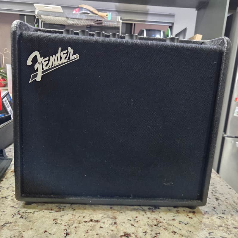 Fender Mustang LT25 25-Watt 1x8" Digital Modeling Guitar Combo 2019 - Present - Black image 1