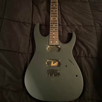 2000’s Ibanez Electric guitar Project with vintage Coffin Case!! image 14