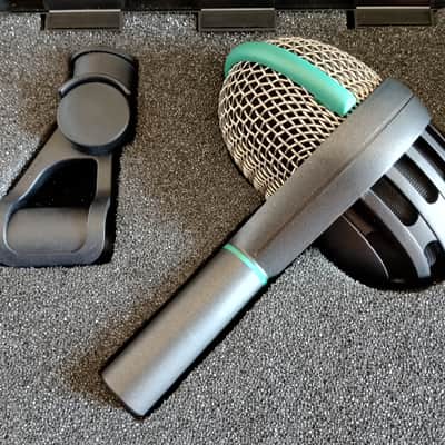 AKG D112 MKI made in Austria Large-Diaphragm Dynamic Kick Microphone image 2