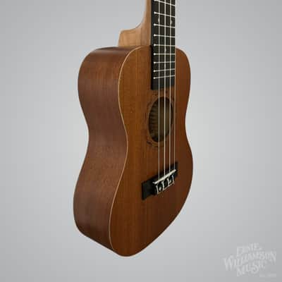 Amahi UK120CW Concert Ukulele, Traditional Shape, Select Mahogany Top, Back & Sides image 3