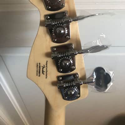 Squier Jazz bass 2022 - Burgundy Mist image 7
