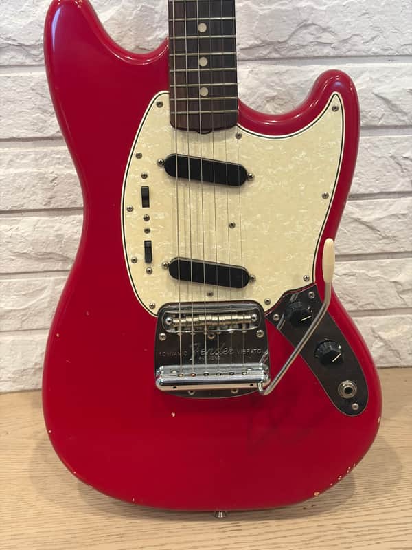 1965 Fender Mustang Guitar with Rosewood Fretboard 1964 - 1969 - Dakota Red