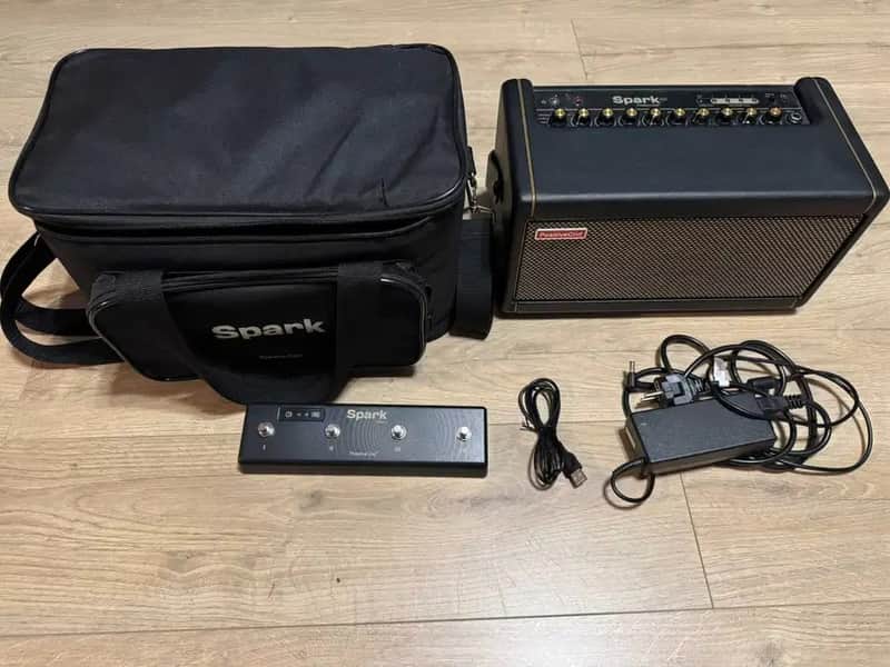 Positive Grid Spark 40 + Case + Footswitch image 1