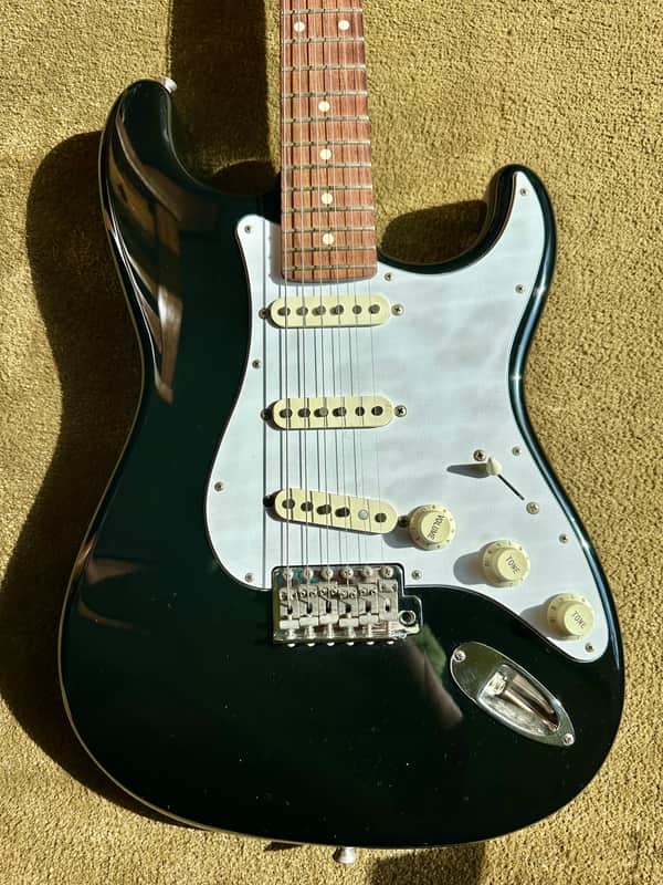 Fujigen (FGN) Basic Classic Stratocaster, BST10RBD-BK/01, Black