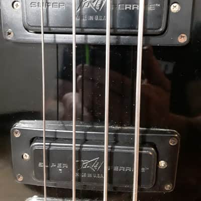 Peavey Foundation  bass guitar 1985 Black left handed vintage all original  made in USA image 3