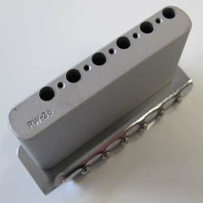 Fender Vintage/Narrow Stratocaster Tremolo Assembly 0992070000 image 3