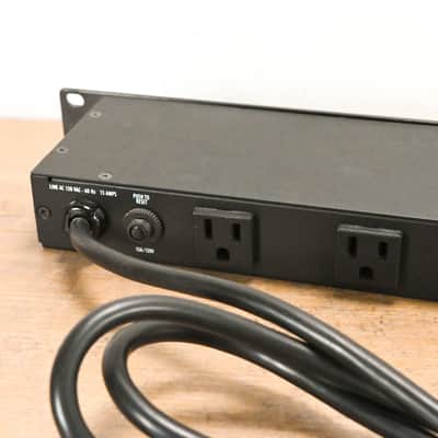 Furman M-8x2 8-Outlet Power Conditioner CG01241 image 10