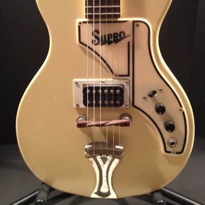 Vintage 1961 Supro image 1