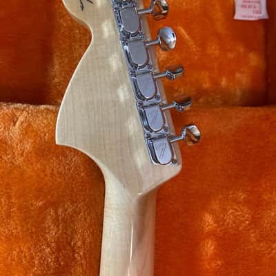 Fender Yngwie Malmsteen Artist Series Signature Stratocaster with Maple Fretboard 2007 - Present - Custom Shop - 1 of 2- Vintage White image 8