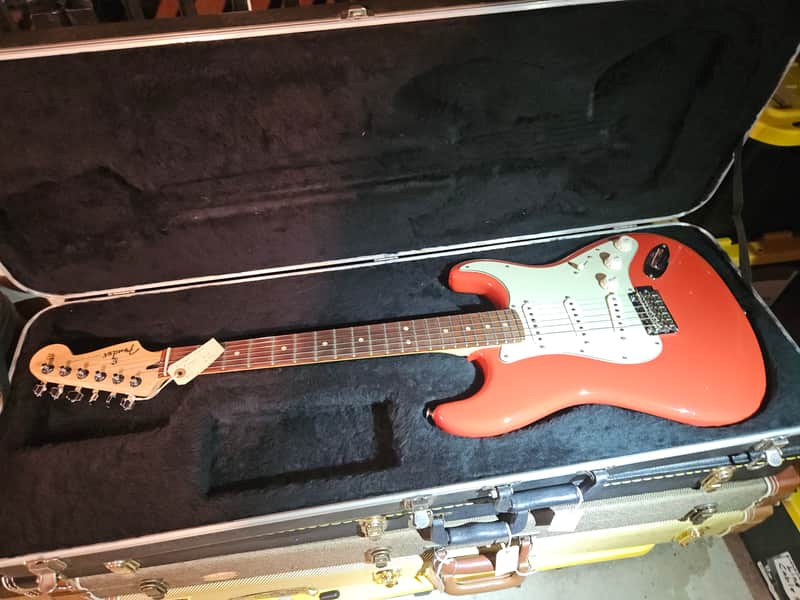 Fender  strat player 11 coral  red Mexico made image 1