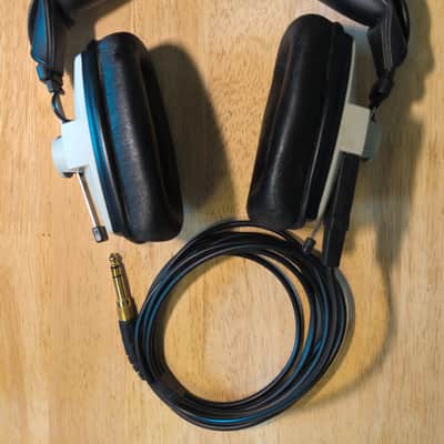 Beyerdynamic DT 100 16ohm Professional Studio Headphones - Beige/Black image 2