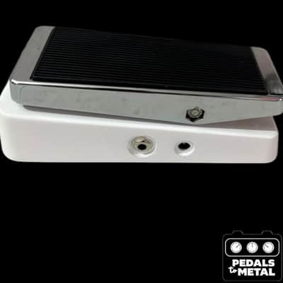 Xotic XW-1 Wah 2010s - White - X18695 image 4