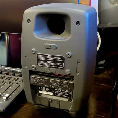 Genelec 8040A 6.5" Powered Nearfield Studio Monitor (Single) 2005 - 2013 - Gray image 2