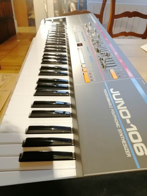Roland Juno-106 61-Key Programmable Polyphonic Synthesizer 1984 - 1985 - Black image 1