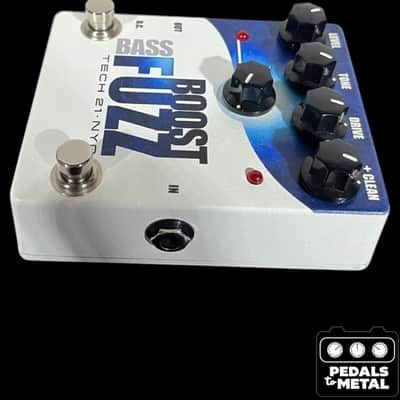 Tech 21 Bass Fuzz Boost 2010s - White - X16760 image 5