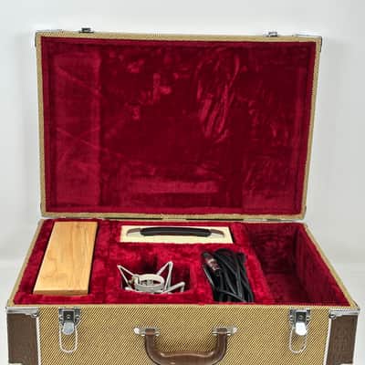 Avantone Audio BV-12 Multipattern Tube Condenser Microphone