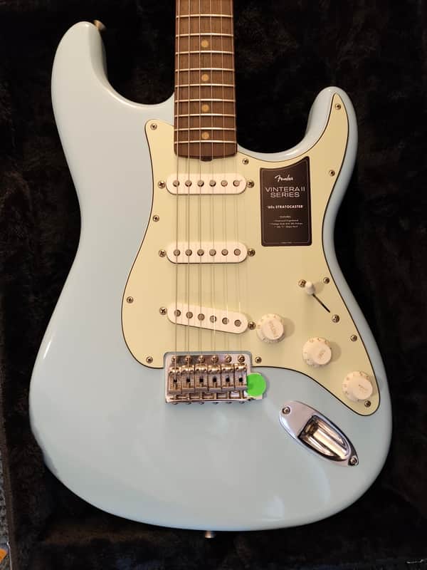 Fender Limited Edition Vintera II Road Worn '60s Stratocaster 2025 - Sonic Blue image 1