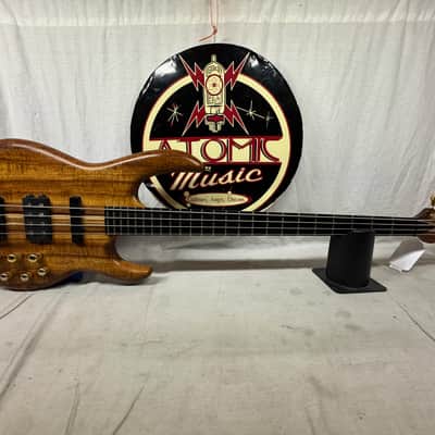 Carvin USA LB-70P lb 70 p lb70p 4-string Bass with Case image 2