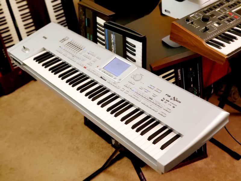 MUST SEE!!! KORG PA1X PRO 76 IN FACTORY BOX! FULLY SERVICED IN AMAZING CONDITION! image 1