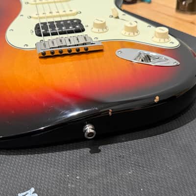 2005 Fender American Deluxe Stratocaster HSS – USA – 3-Tone Sunburst – Seymour Duncan JB – OHSC image 7